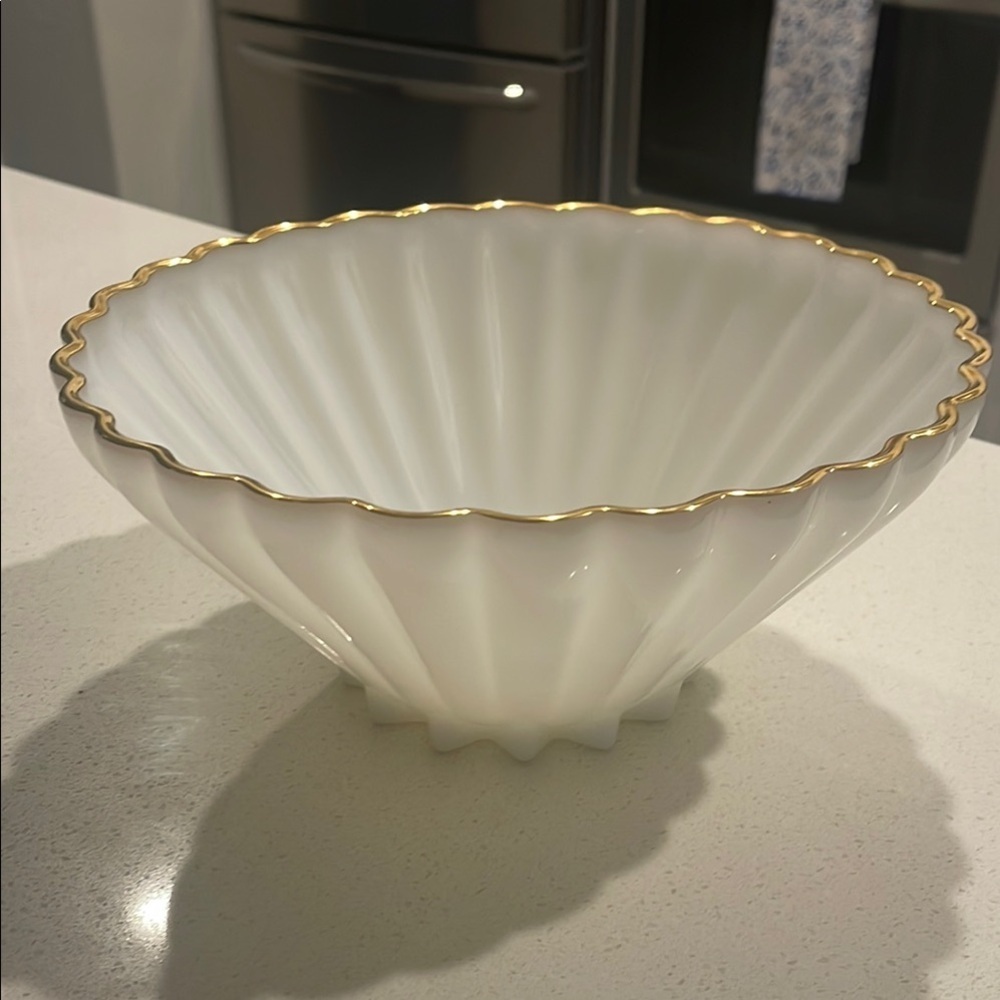 Elegant White and Gold Serveware Bowl